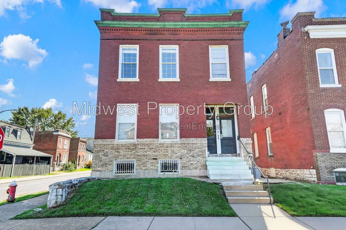 Apartment for rent at 3100 Wyoming St, 2nd Floor, St. Louis, MO 63118