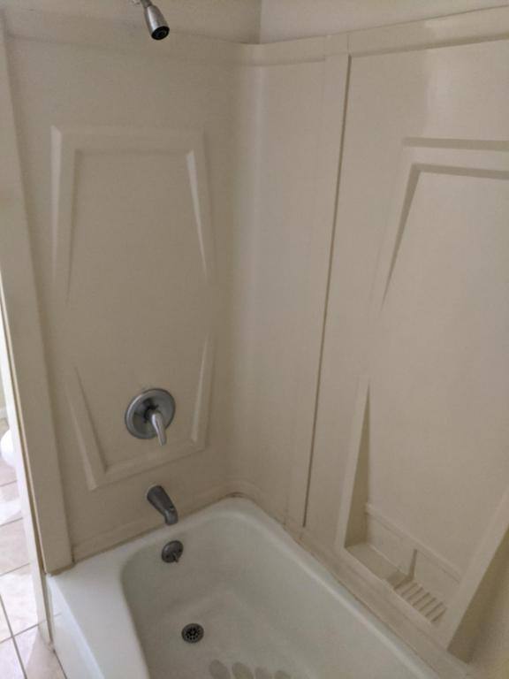 Apartment for rent at 8 Elizabeth St, Right Unit, Amsterdam, NY 12010
