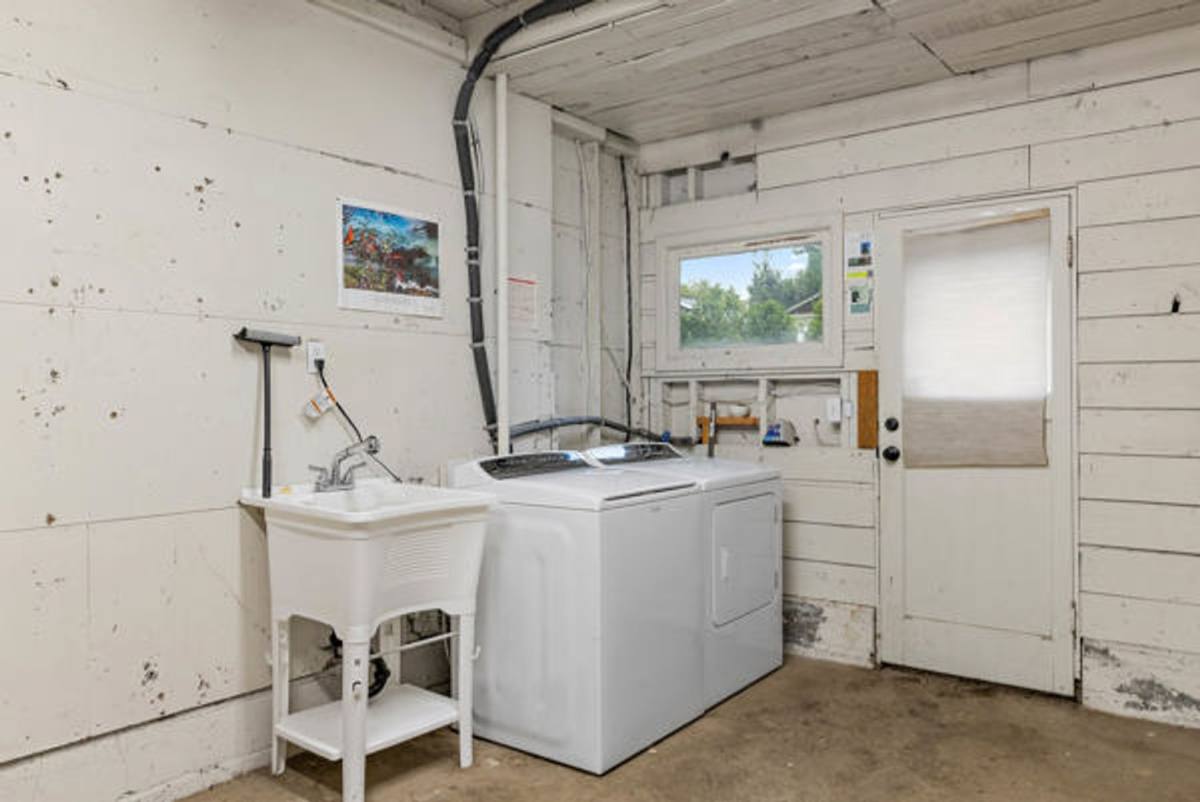 9525 N Hodge Ave, Portland, OR 97203 - House for Rent - Image 9