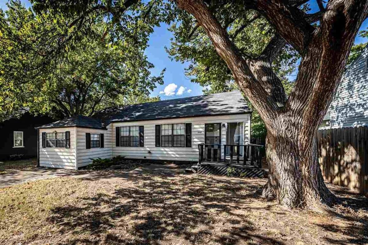 House for rent at 1707 NW Oak Ave, Lawton, OK 73507