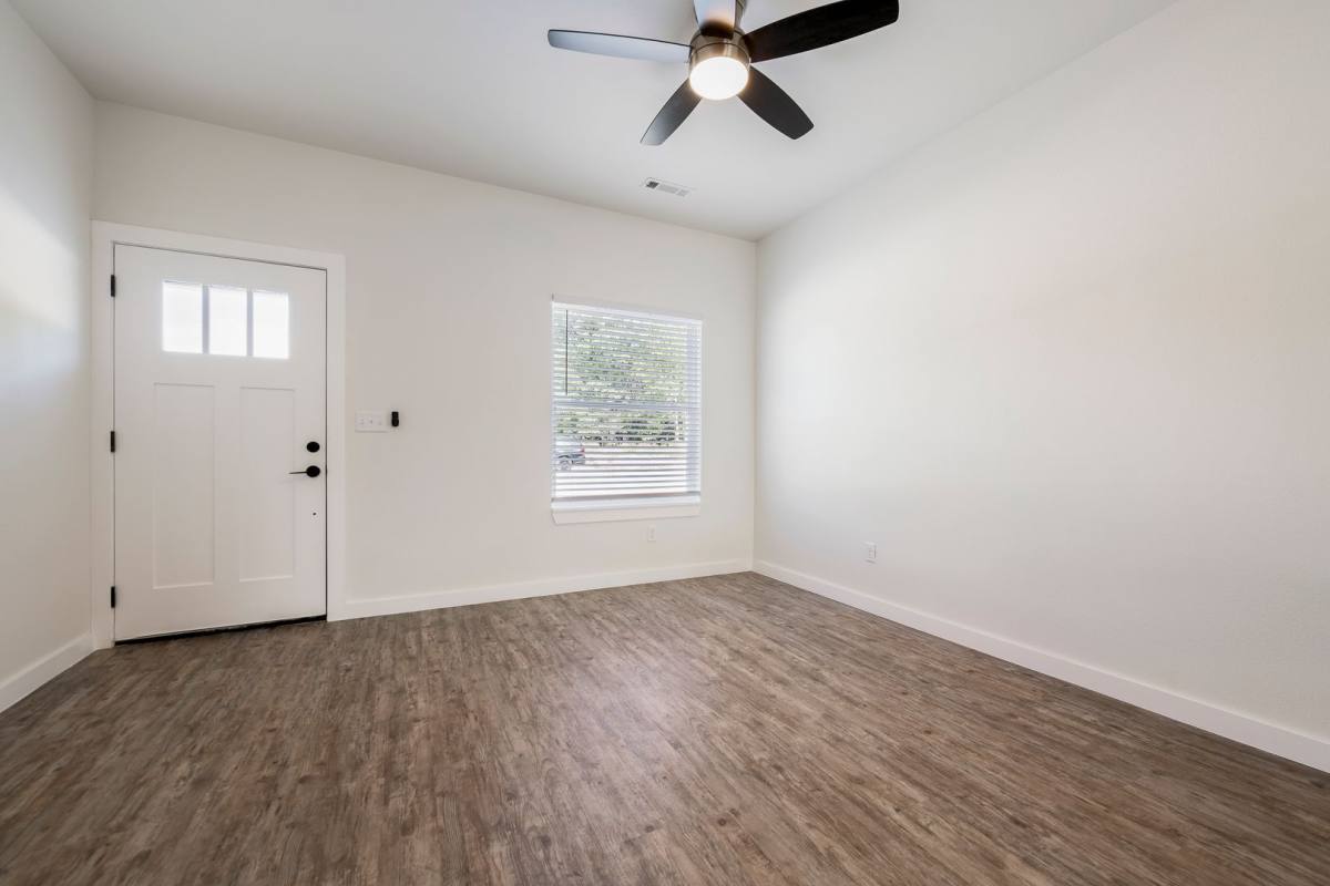 18398 Highway 71 #102, Pineville, MO 64856 - Townhouse for Rent - Image 3