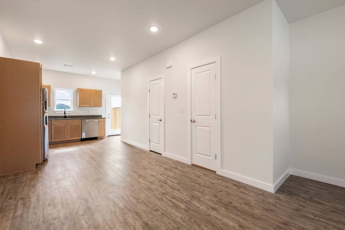 18398 Highway 71 #102, Pineville, MO 64856 - Townhouse for Rent - Image 7