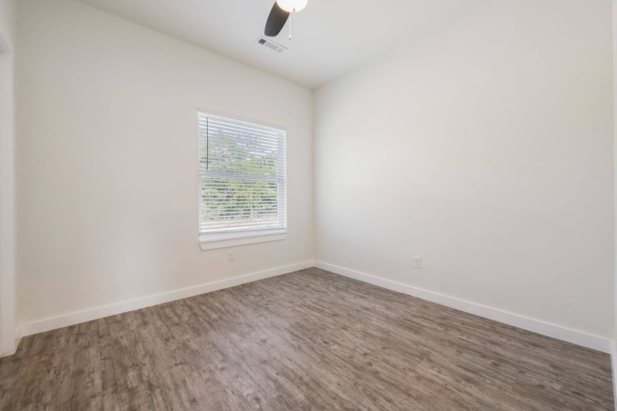 18398 Highway 71 #102, Pineville, MO 64856 - Townhouse for Rent - Image 10