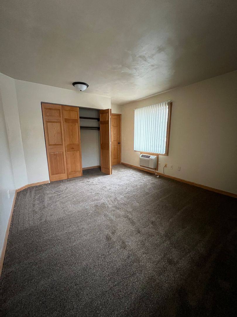 2800 Maple Dr, Plover, WI 54467 - Apartment for Rent - Image 2