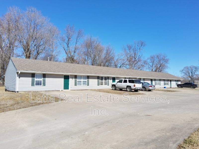Apartment for rent at 410 S Johnson Dr #2, Odessa, MO 64076
