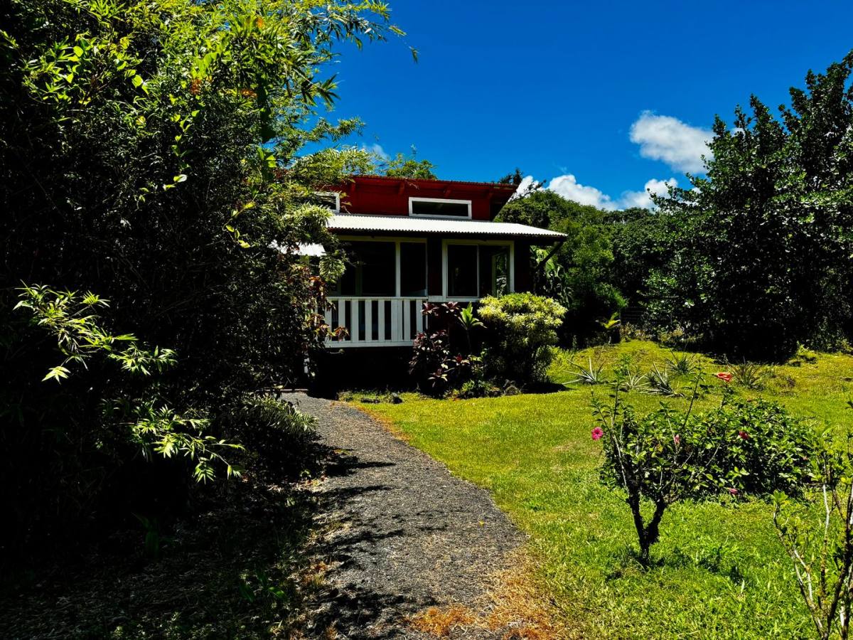 Apartment for rent at 15-1876 19th Ave, Keaau, HI 96749