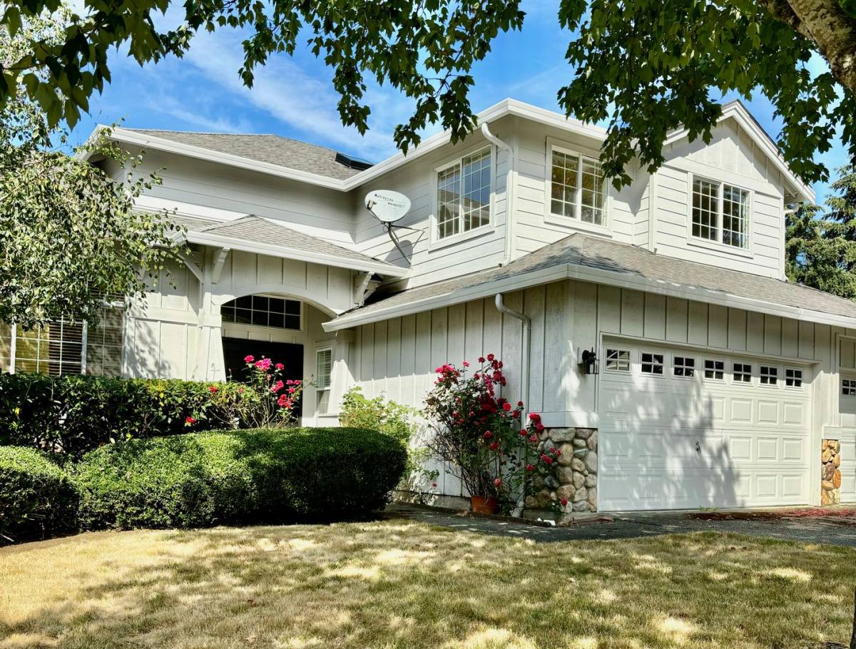 House for rent at 13423 135th Ave NE, Kirkland, WA 98034