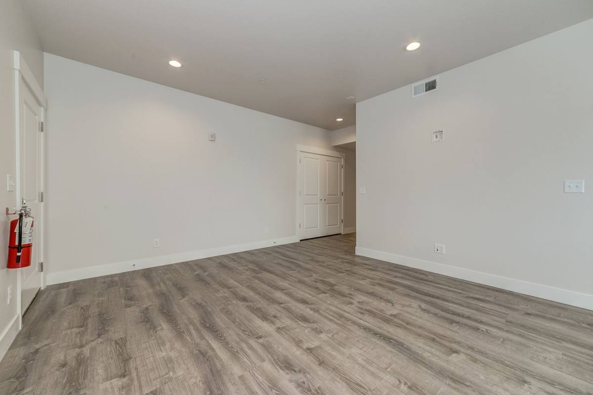 425 S 3rd W, Sugar City, ID 83448 - Apartment for Rent - Image 9