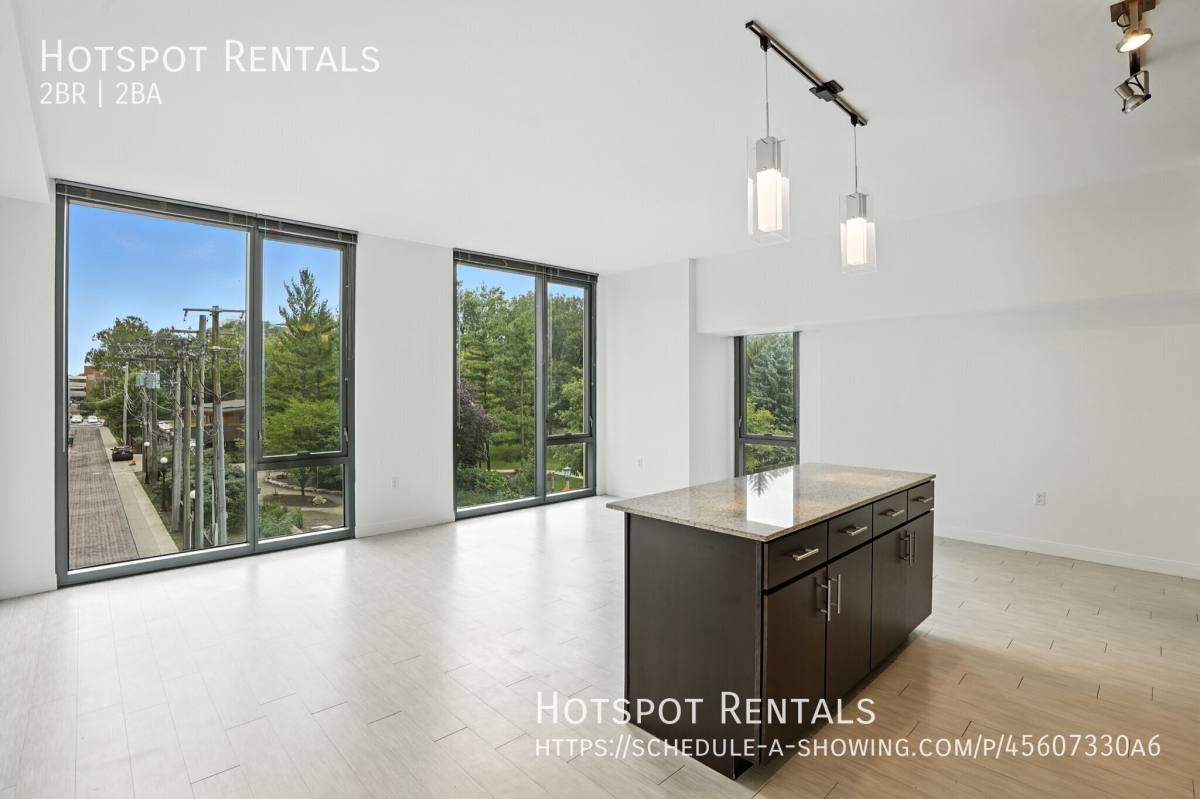 Apartment for rent at 150 Forest Ave, Oak Park, IL 60301
