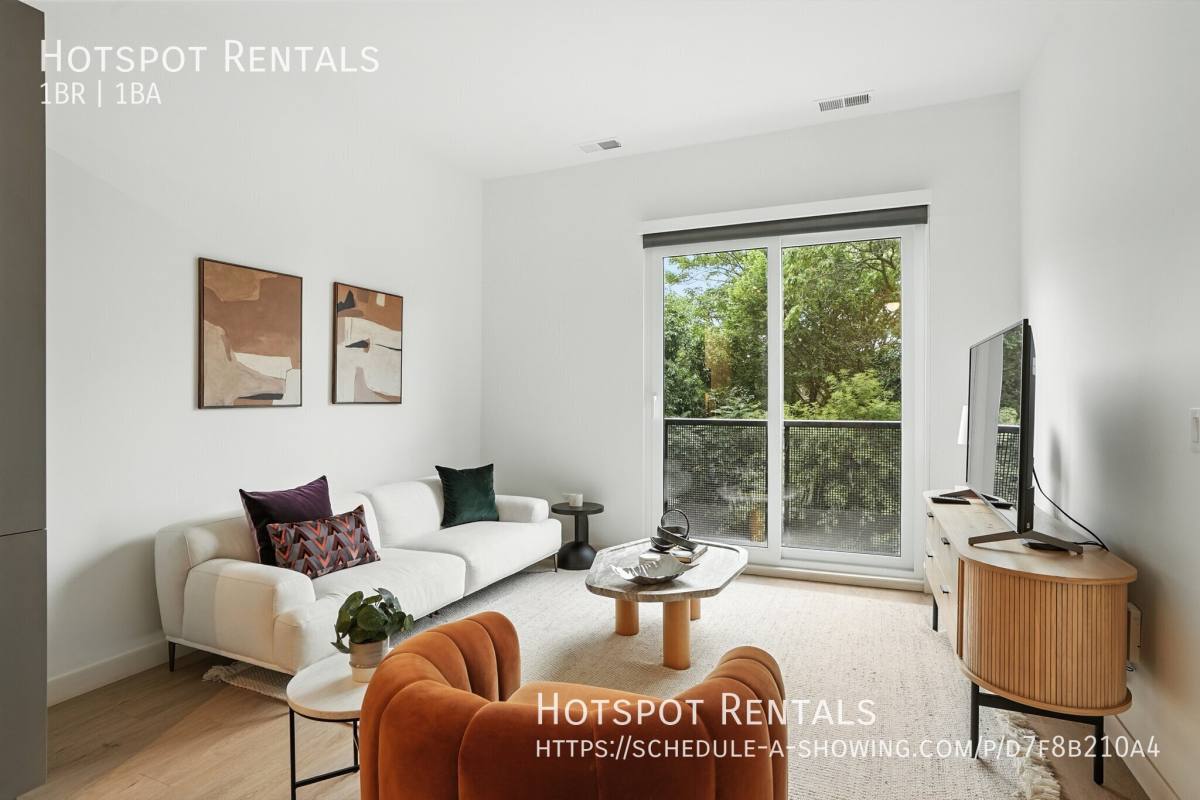 Townhouse for rent at 1105 Pleasant St, Oak Park, IL 60302