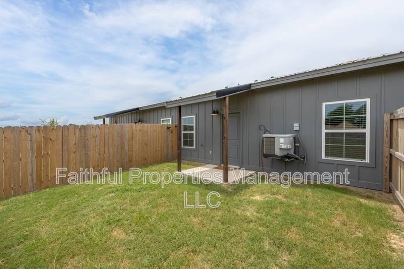 16246 County Rd 4100 #31, Lindale, TX 75771 - Apartment for Rent - Image 7