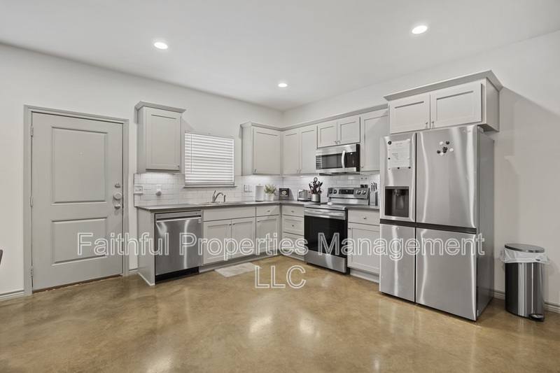 16246 County Rd 4100 #31, Lindale, TX 75771 - Apartment for Rent - Image 2