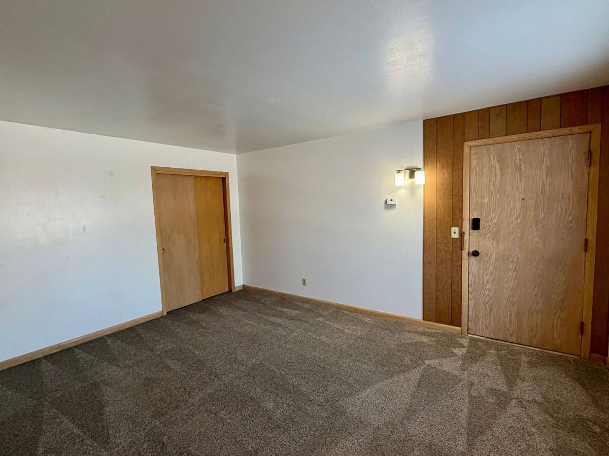 1100 Sunset Blvd, Stevens Point, WI 54481 - Apartment for Rent - Image 3
