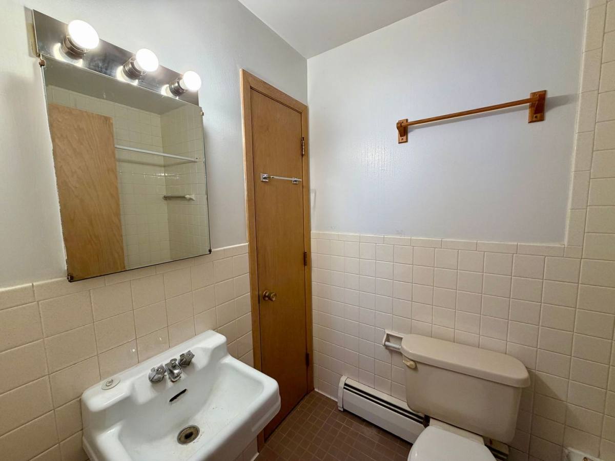 1100 Sunset Blvd, Stevens Point, WI 54481 - Apartment for Rent - Image 4