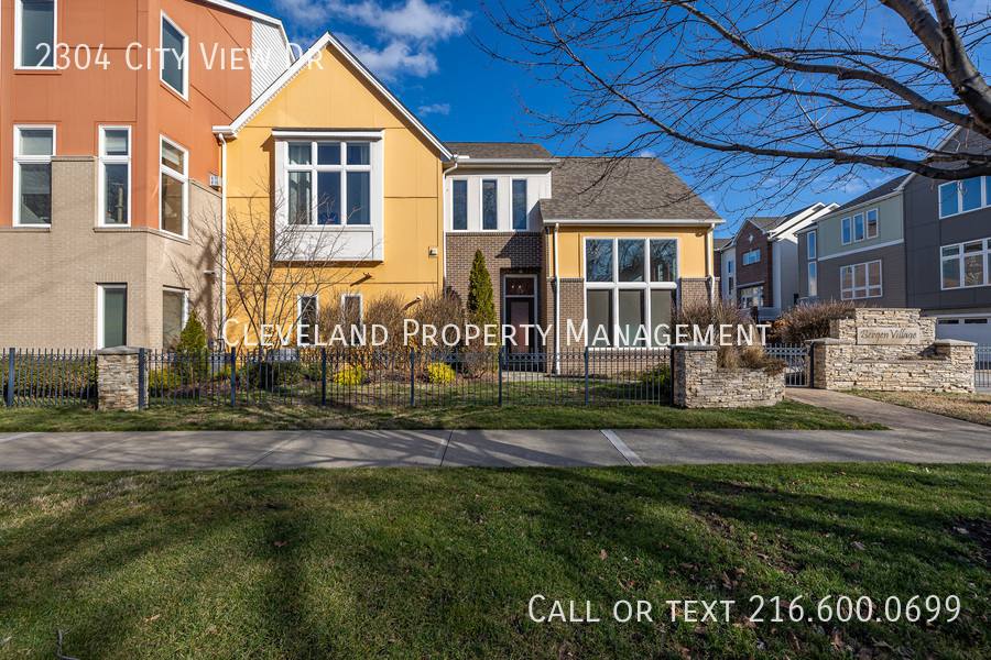 Townhouse for rent at 2304 City View Dr, Cleveland, OH 44113