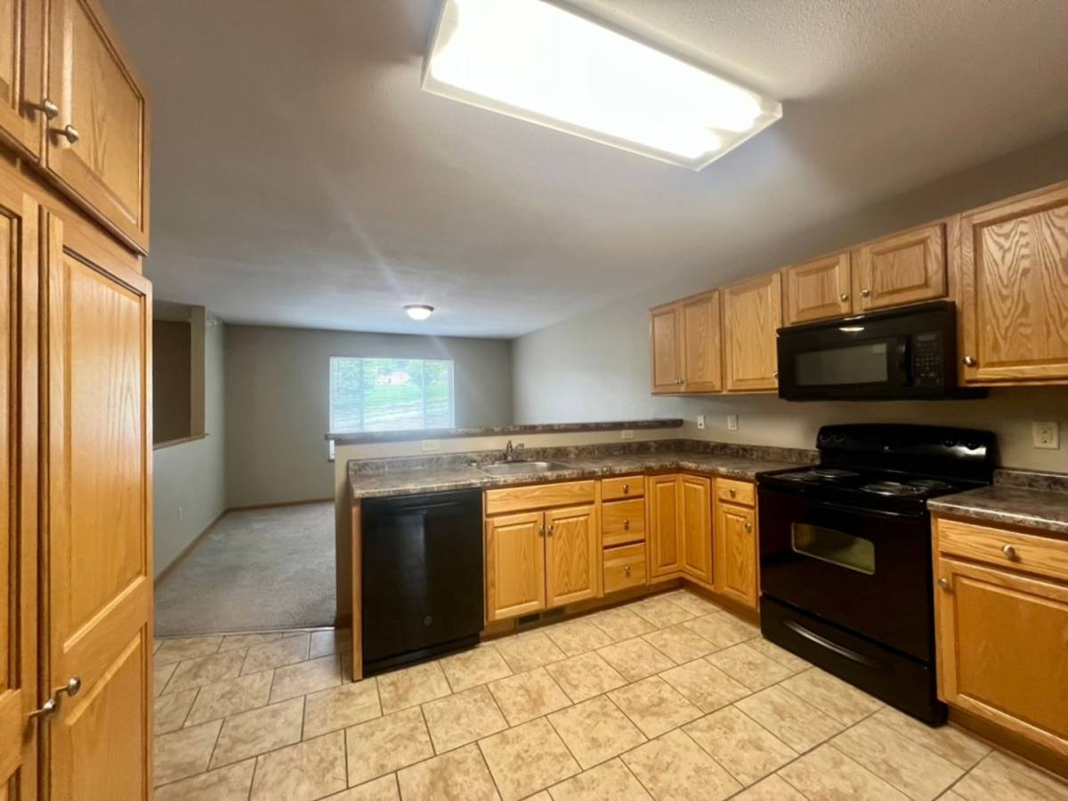 202 James Ave, Mankato, MN 56001 - Apartment for Rent - Image 3