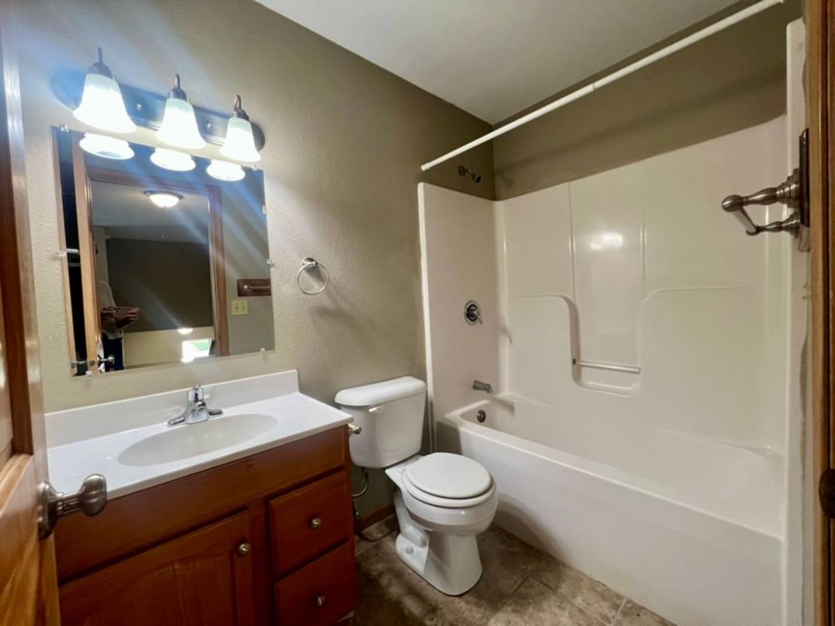 202 James Ave, Mankato, MN 56001 - Apartment for Rent - Image 6