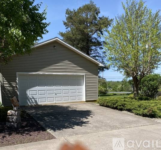 12 Twin Willows Dr, Honesdale, PA 18431 - Townhouse for Rent - Image 1