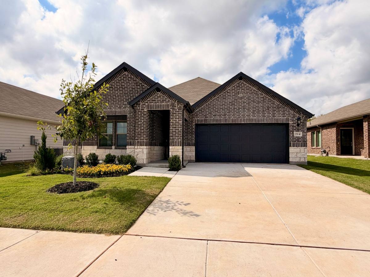 House for rent at 214 Winchester Lane, Sherman, TX 75092
