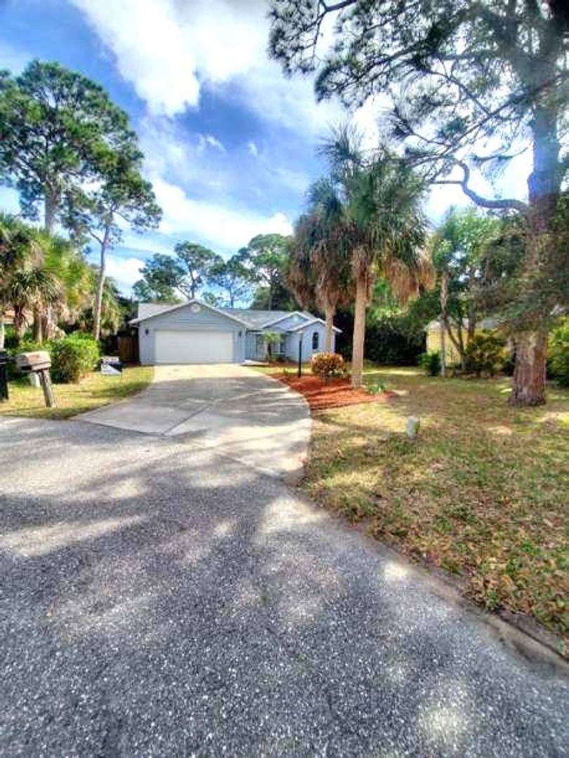 House for rent at 188 Shady Pine Lane, Nokomis, FL 34275