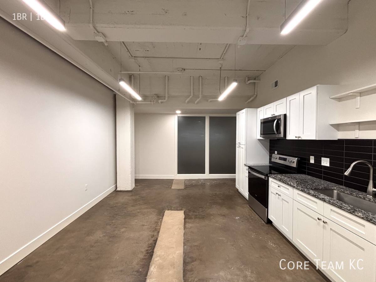 Apartment for rent at 3130 Gillham Rd #101, Kansas City, MO 64111