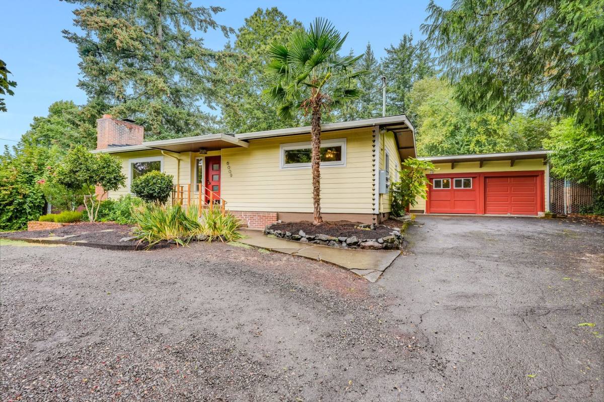 House for rent at 6009 SW Taylors Ferry Rd, Portland, OR 97219