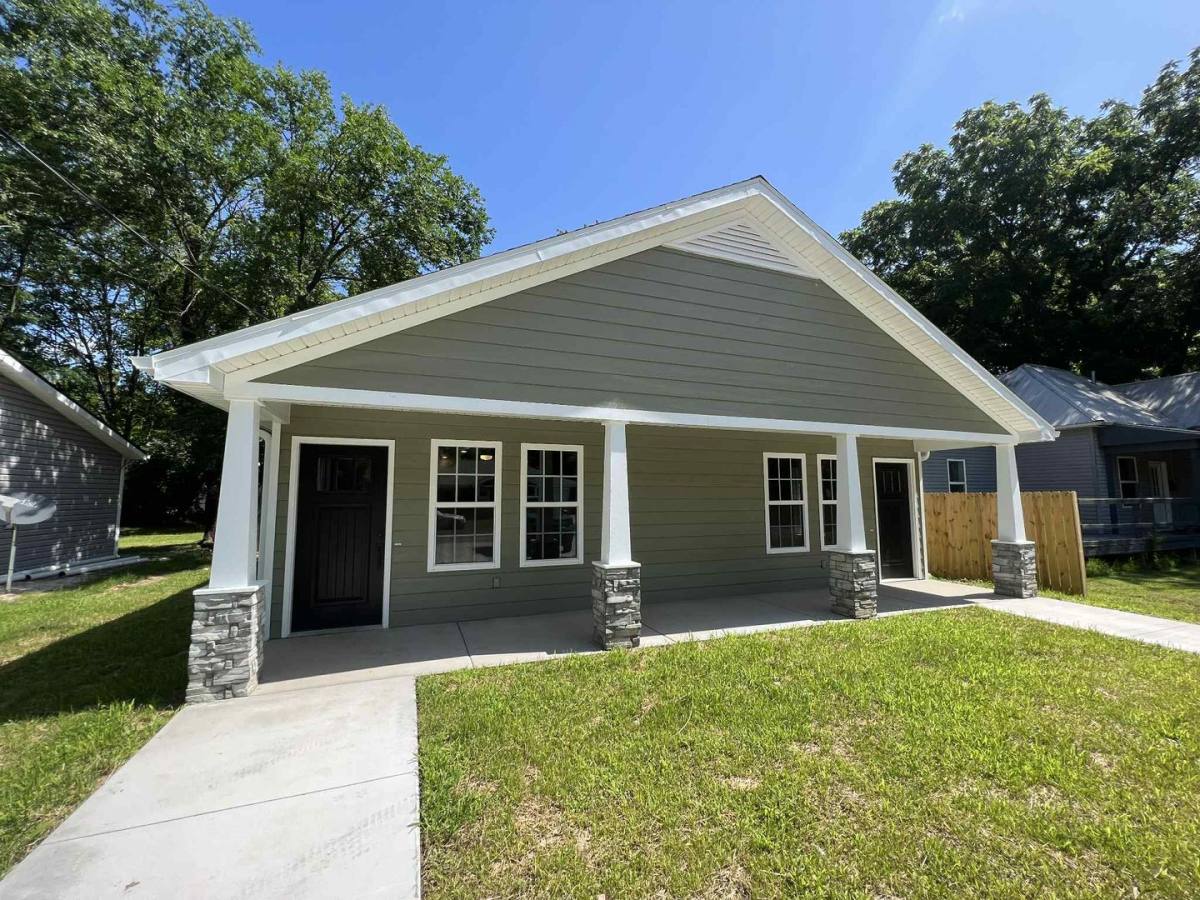 Apartment for rent at 412 Maple St, Neosho, MO 64850