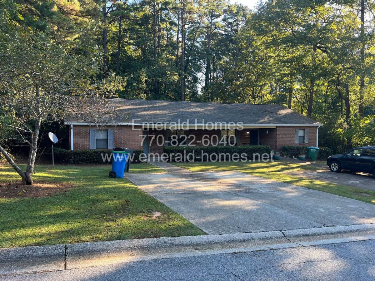 Apartment for rent at 3125-3127 Sarah Lou Dr, Snellville, GA 30078