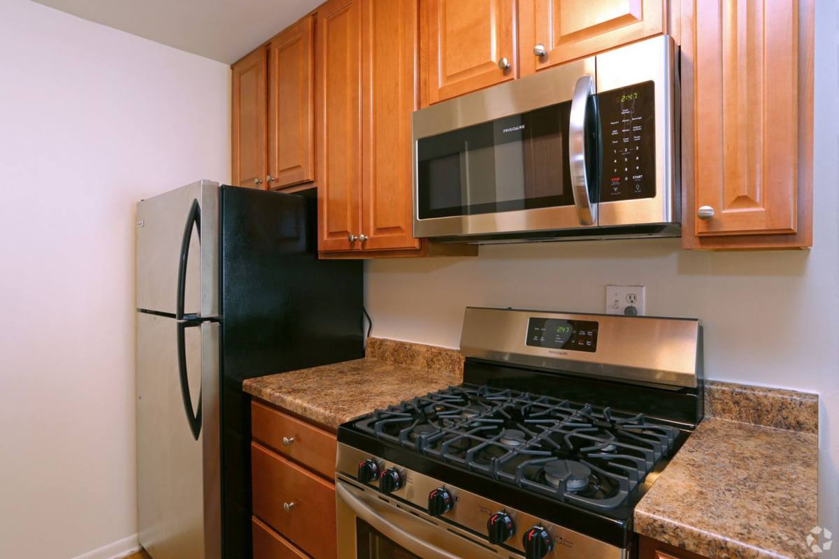 Apartment for rent at Westmore, 1049 S Westmore-Meyers Rd, Lombard, IL 60148