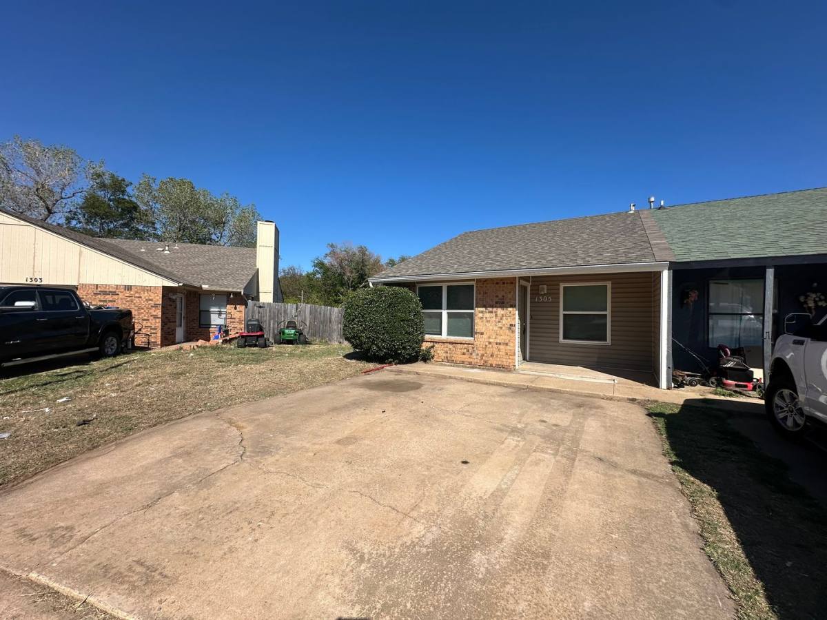 House for rent at 1305 Glen Oaks Court, Norman, OK 73071