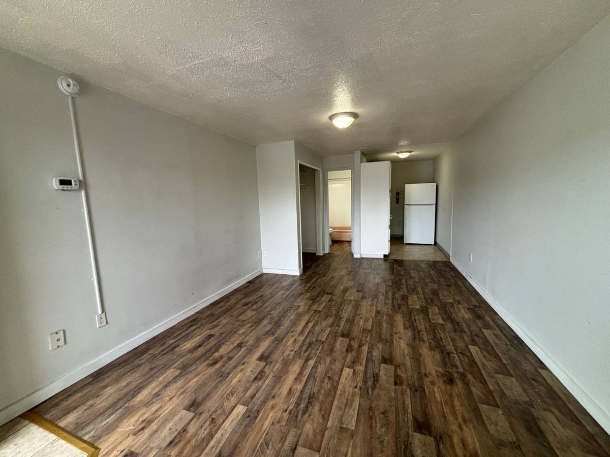 1002 Cushman St, Fairbanks, AK 99701 - Apartment for Rent - Image 2