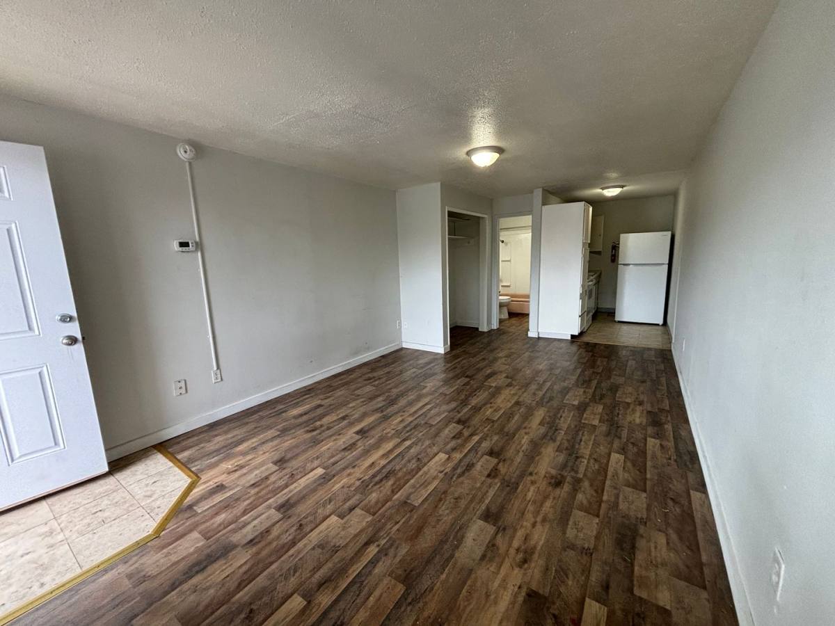 1002 Cushman St, Fairbanks, AK 99701 - Apartment for Rent - Image 6