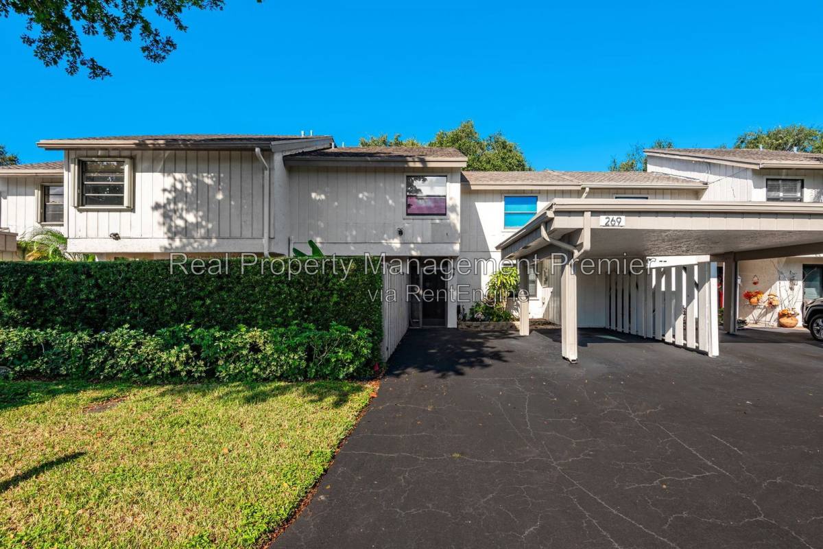 Townhouse for rent at 269 Deer Creek Wildwood Circle, Deerfield Beach, FL 33442
