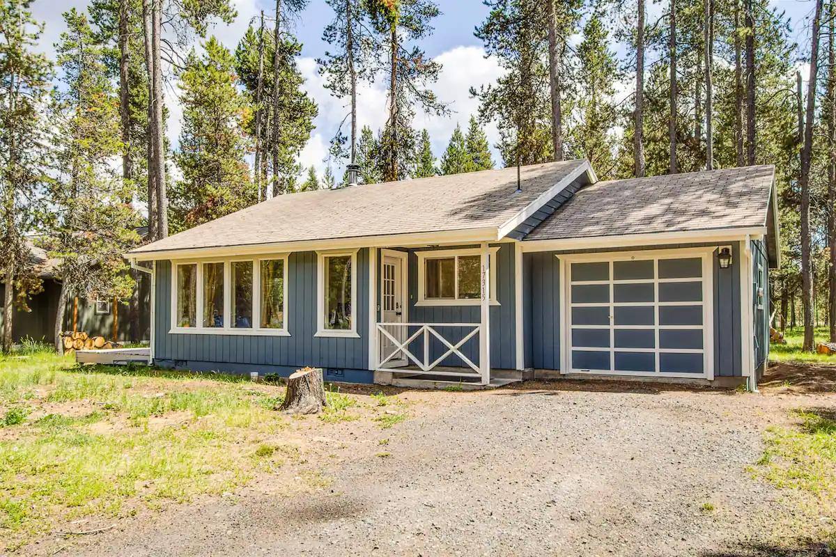 House for rent at 17315 Scaup Dr, Bend, OR 97707