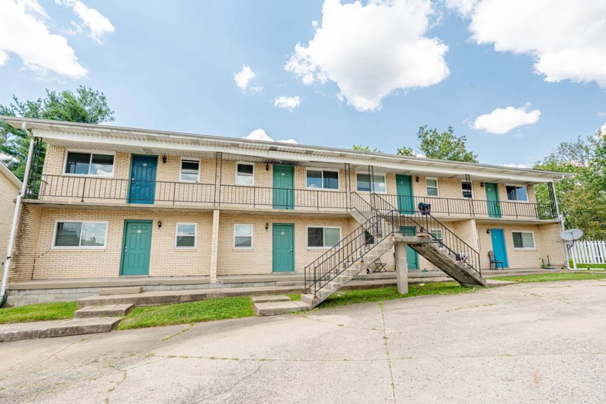 209 N Woodland Dr #22, Radcliff, KY 40160 - Apartment for Rent - Image 2