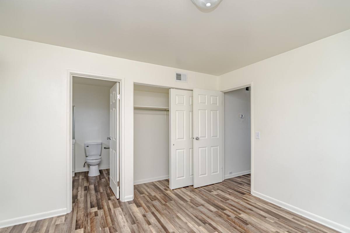 209 N Woodland Dr #22, Radcliff, KY 40160 - Apartment for Rent - Image 11