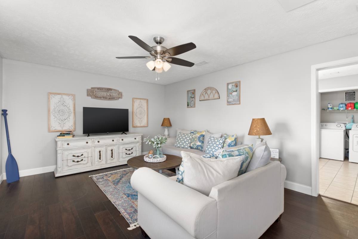 Apartment for rent at 1955 Lakeshore Dr, Bean Station, TN 37708