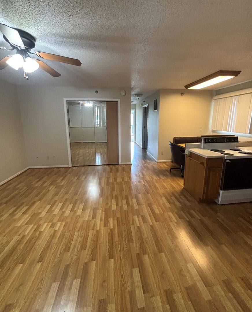 Apartment for rent at 921 W 20th St, Cedar Falls, IA 50613