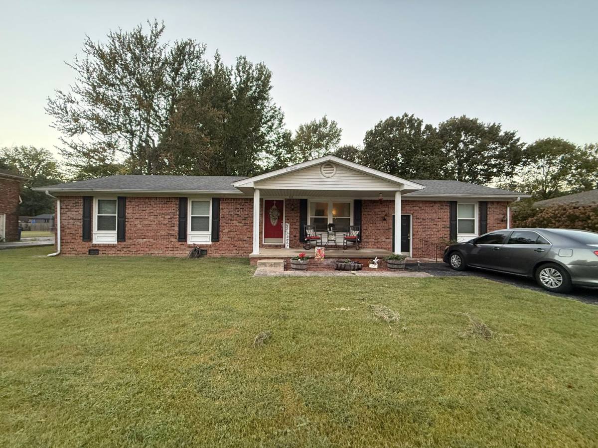 325 Franklin Dr, Paducah, KY 42003 - House for Rent - Image 1