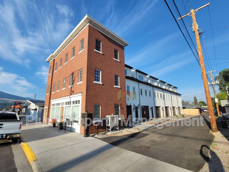 Apartment for rent at 2023 S Higgins Ave, Missoula, MT 59801