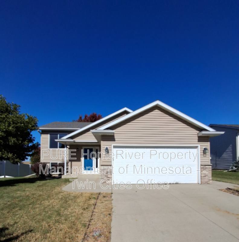 House for rent at 5911 Excalibur Court NW, Rochester, MN 55901