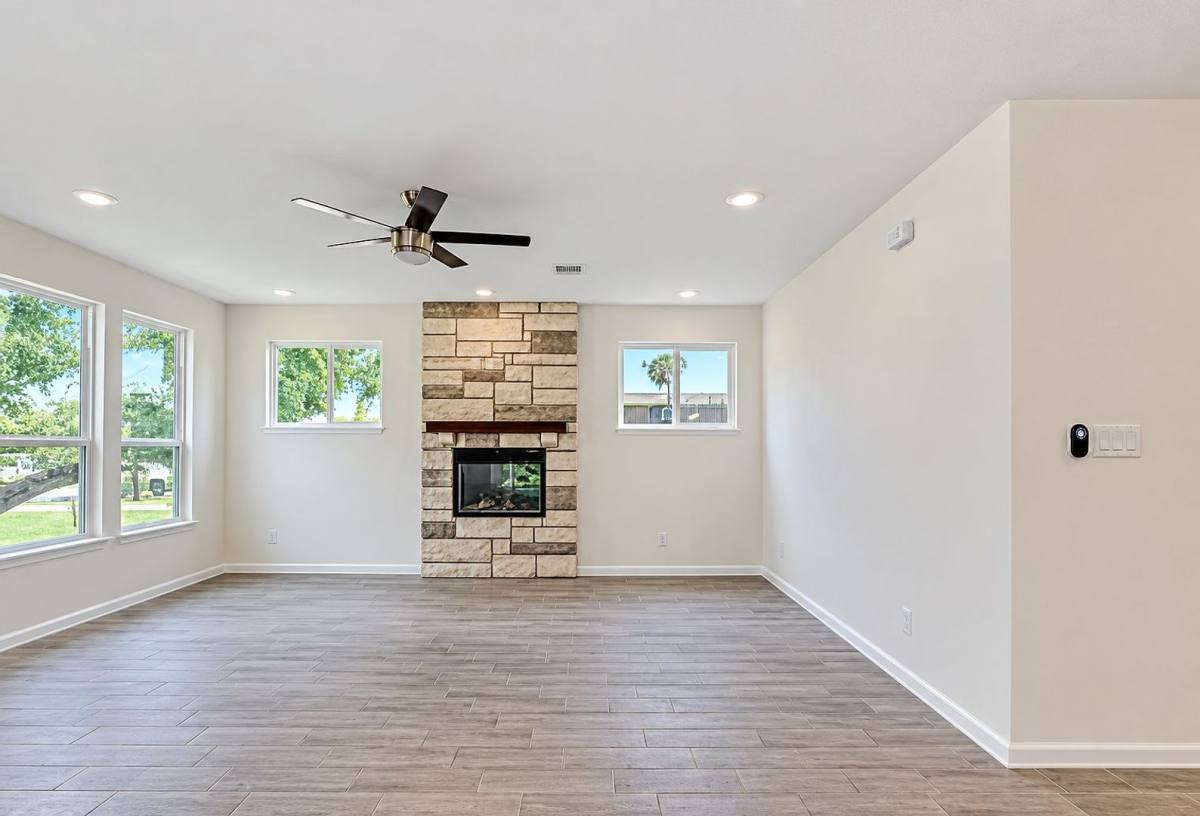 1583 Bonnyview Dr, Canyon Lake, TX 78133 - House for Rent - Image 8