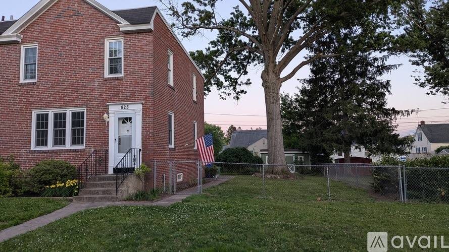 House for rent at 828 N Washington St, Pottstown, PA 19464
