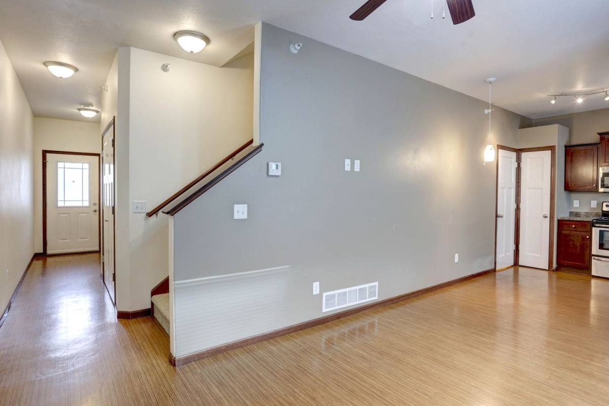 221 Partridge Path, Mankato, MN 56001 - Townhouse for Rent - Image 2