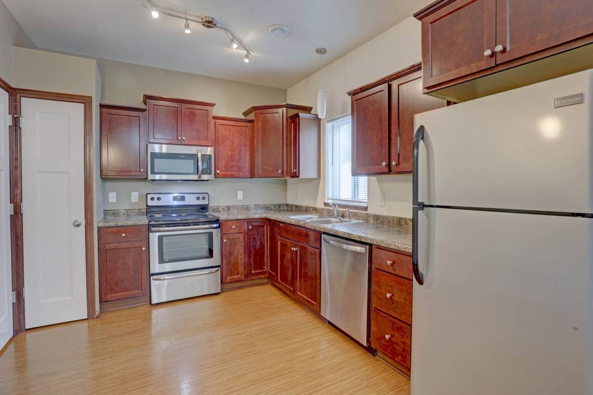 221 Partridge Path, Mankato, MN 56001 - Townhouse for Rent - Image 3