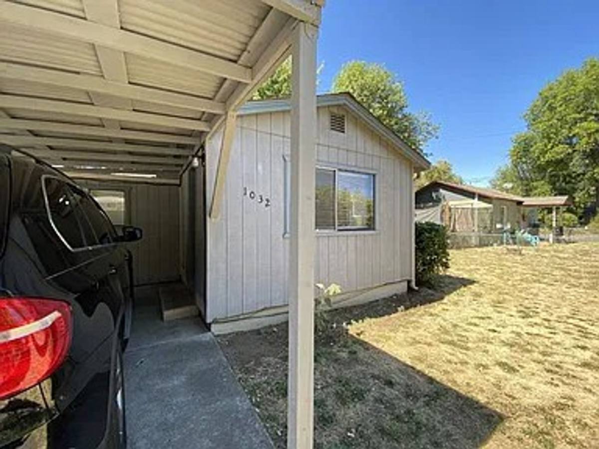 Apartment for rent at 1032 NW Nevada Court, Roseburg, OR 97471