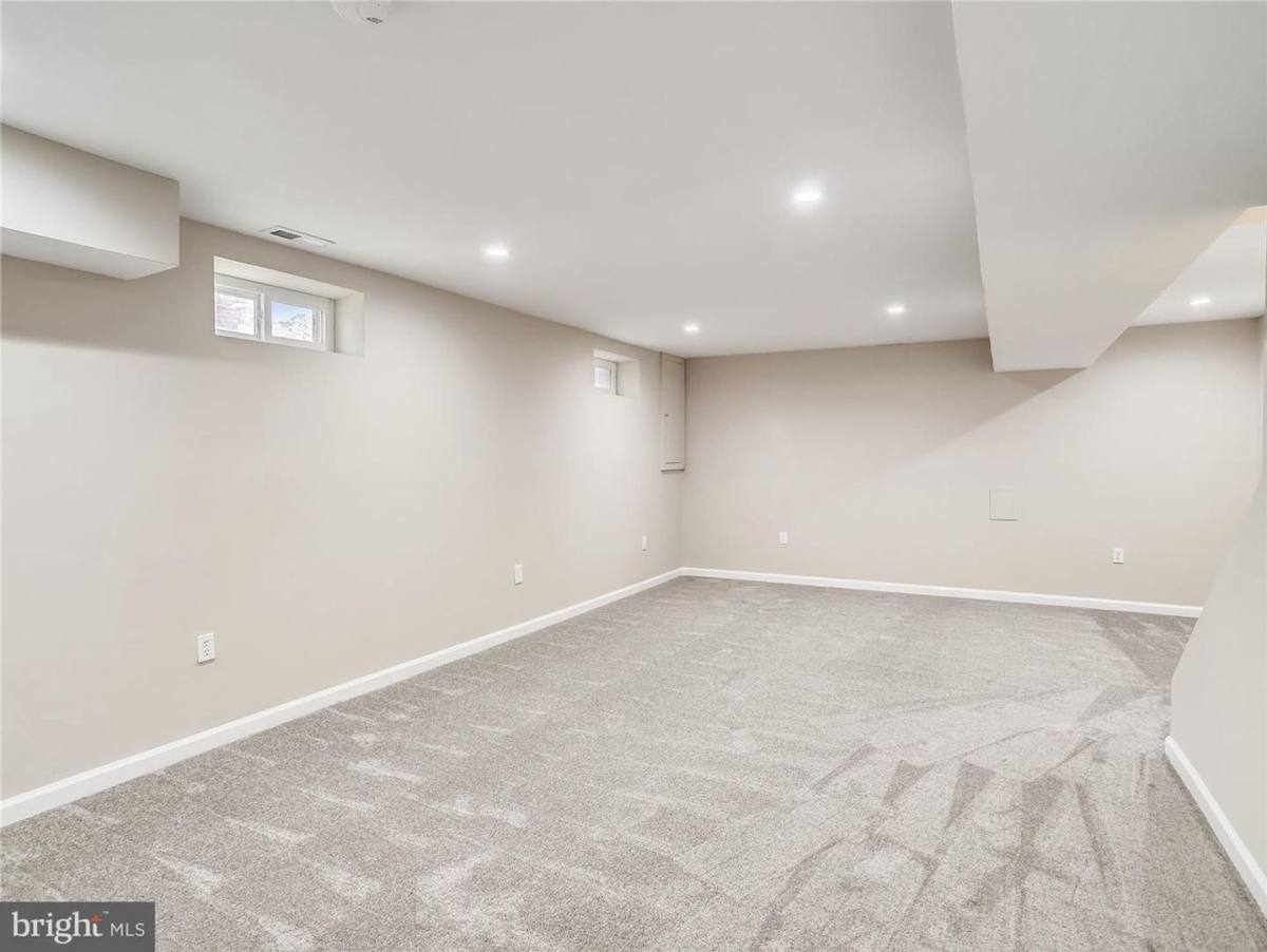 2620 Keith St, Temple Hills, MD 20748 - Townhouse for Rent - Image 2