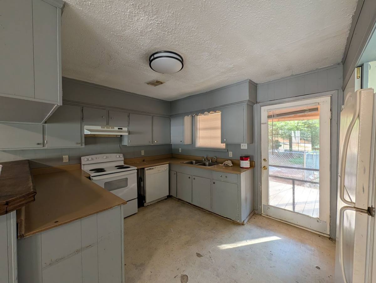 88 Gazebo St #B, Huntsville, TX 77340 - House for Rent - Image 3