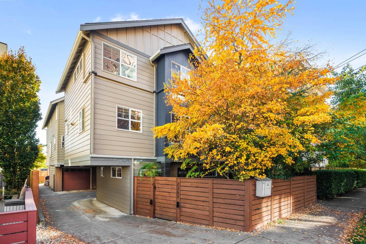 Townhouse for rent at 2251 NW 64th St, Seattle, WA 98107