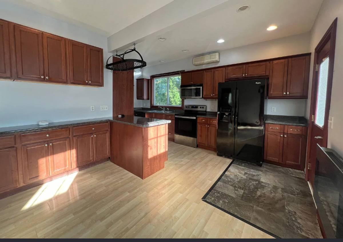 715 E Center St, Rochester, MN 55904 - Apartment for Rent - Image 1